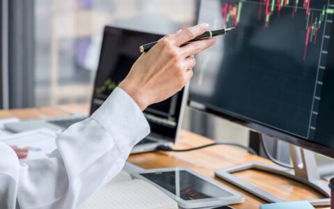 Blog webu -Rok 2022 bol historicky najhorší pre dlhopisovo-akciového investora. Aký bude rok 2023?